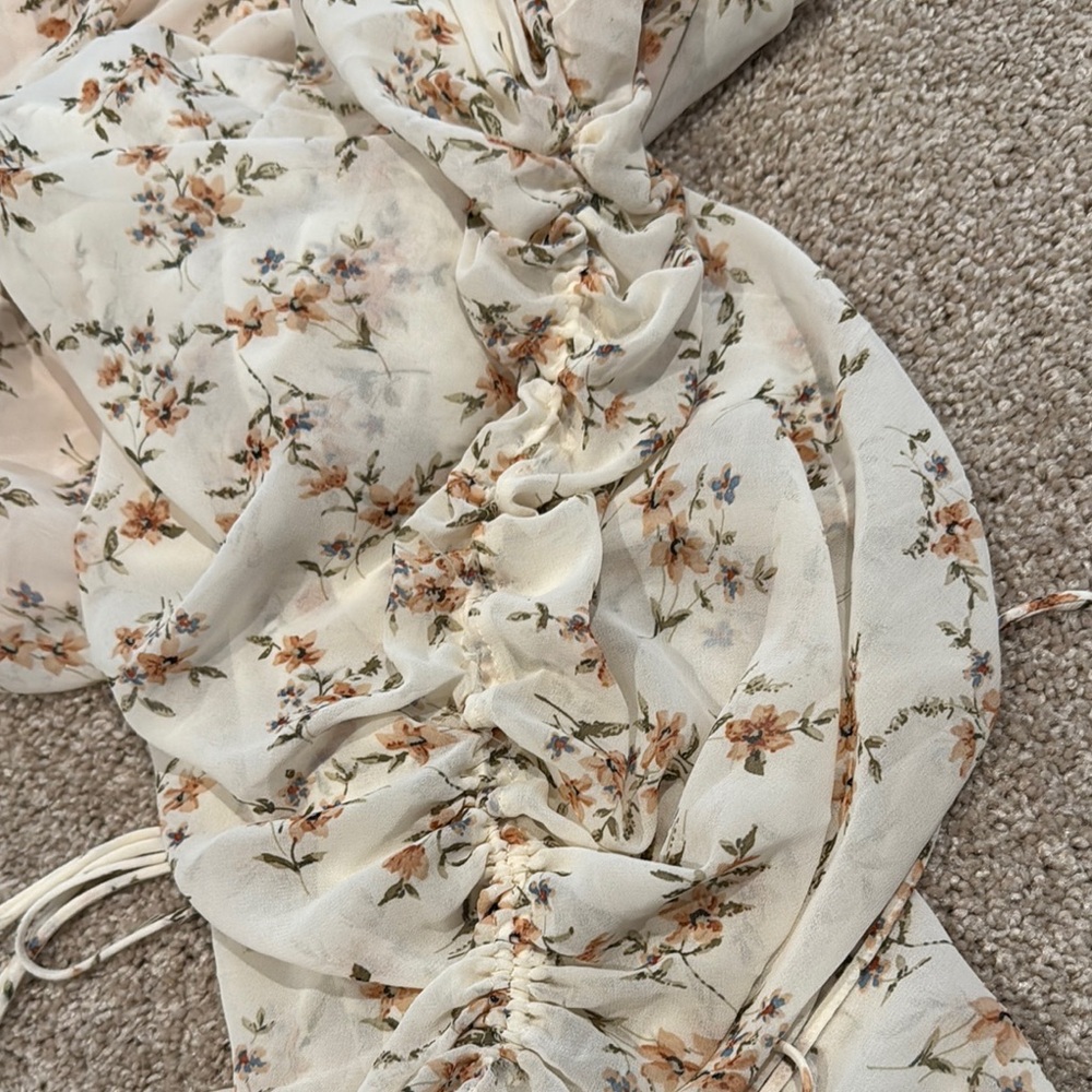 Floral Ruched Dress - Picture 6 of 7